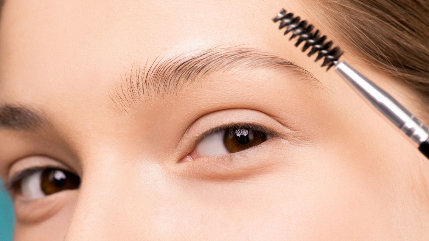 Everything you need to know about eyebrow fixative for a flawless look