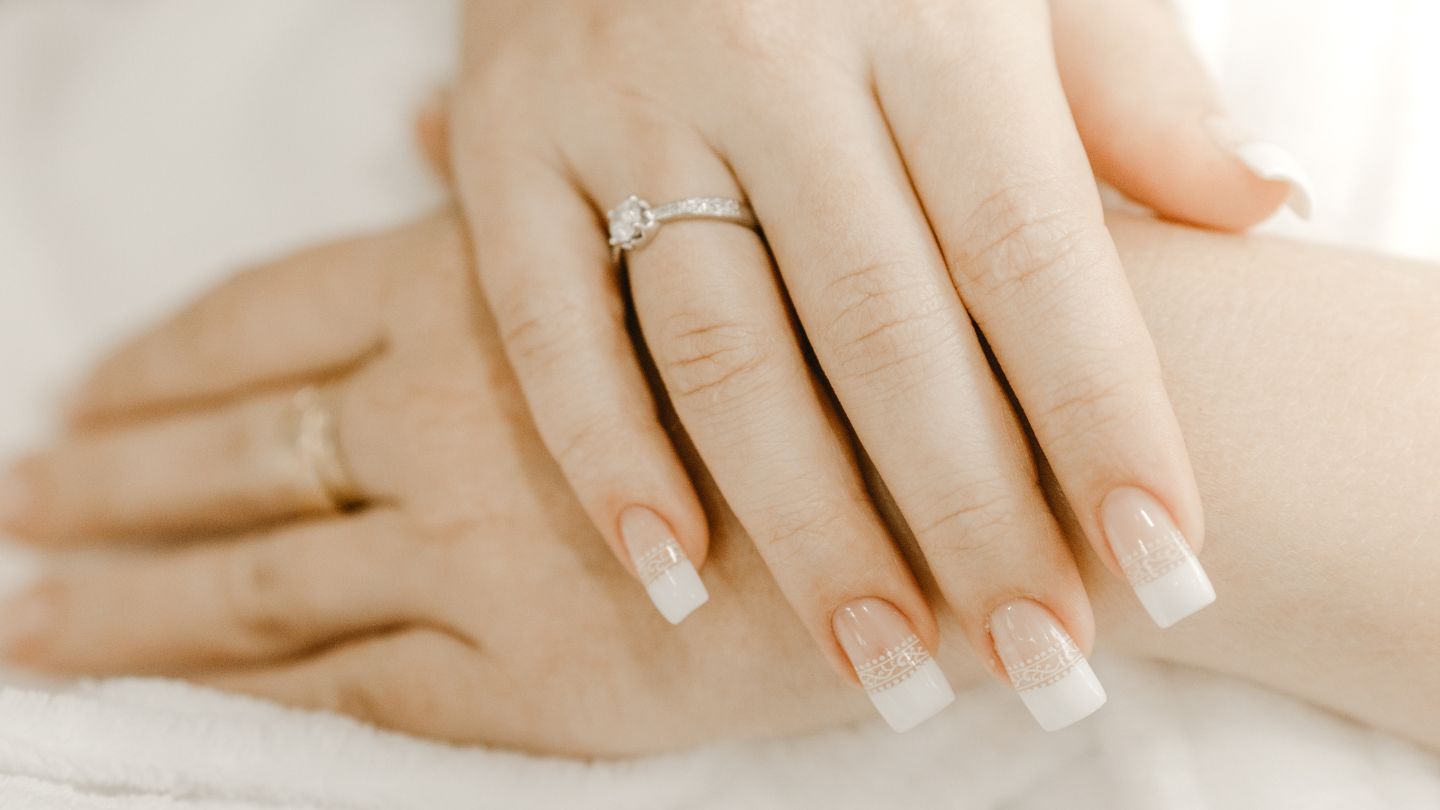 The color French manicure, a touch of originality